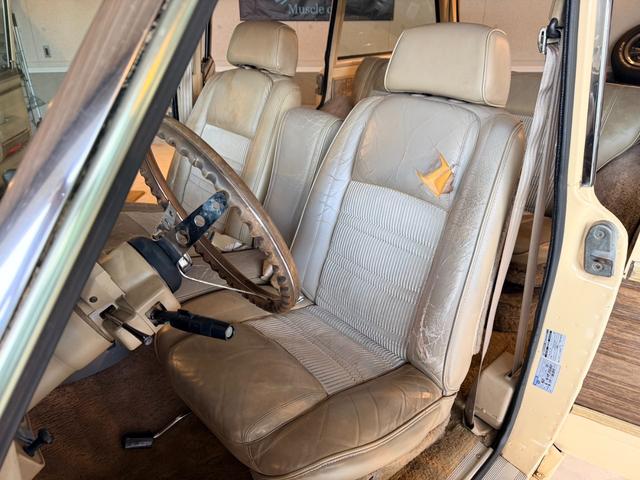 ジープ・グランドワゴニア 　１９９０ｙモデル　エンジンＯＨ済　コラム３速ＡＴ　パートタイム４ＷＤ（35枚目）