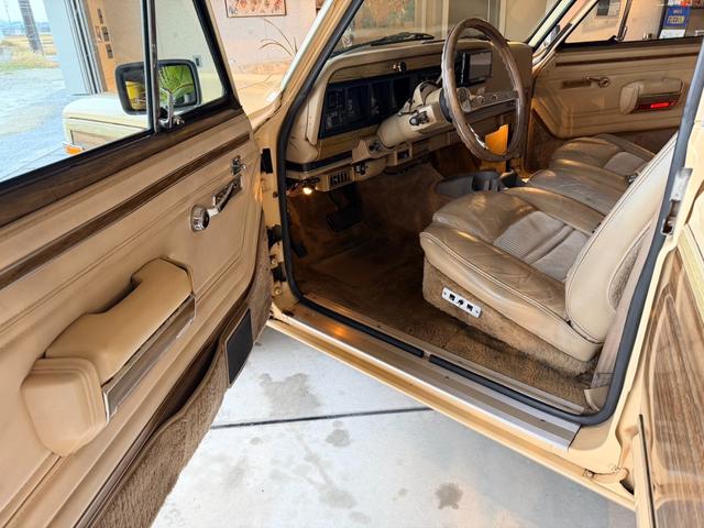 ジープ・グランドワゴニア 　１９９０ｙモデル　エンジンＯＨ済　コラム３速ＡＴ　パートタイム４ＷＤ（41枚目）