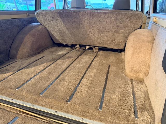 ジープ・グランドワゴニア 　１９９０ｙモデル　エンジンＯＨ済　コラム３速ＡＴ　パートタイム４ＷＤ（44枚目）