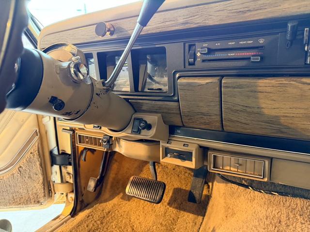 ジープ・グランドワゴニア 　１９９０ｙモデル　エンジンＯＨ済　コラム３速ＡＴ　パートタイム４ＷＤ（58枚目）