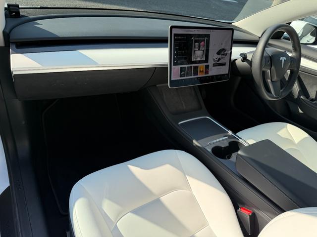 モデル3 スタンダードレンジプラス RWD 白内装 19インチAW オートパイロット ETC ハンドルヒーター(10枚目)