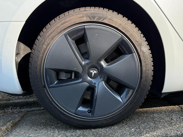 モデル3 スタンダードレンジプラス RWD 白内装 19インチAW オートパイロット ETC ハンドルヒーター(30枚目)