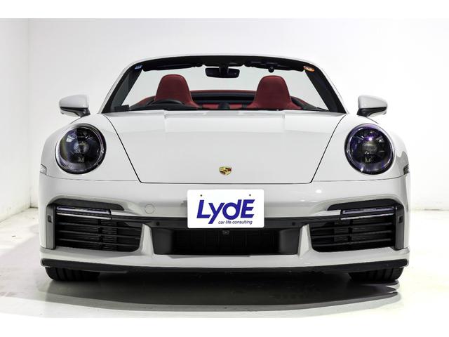 911 911ターボS カブリオレ スポーツエグゾーストシステム LEDマトリックスヘッドライトブラック ヒーター付きGTスポーツステアリングホイール レーンチェンジアシスト ポルシェロゴブラックペイント仕上げ ストレージパッケージ(2枚目)