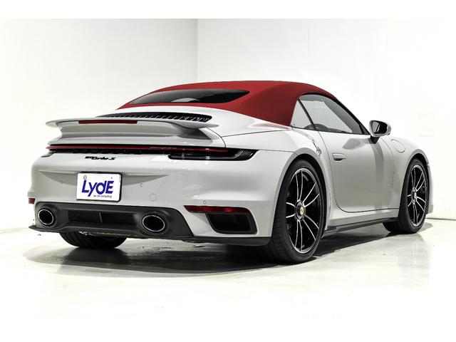 911 911ターボS カブリオレ スポーツエグゾーストシステム LEDマトリックスヘッドライトブラック ヒーター付きGTスポーツステアリングホイール レーンチェンジアシスト ポルシェロゴブラックペイント仕上げ ストレージパッケージ(8枚目)