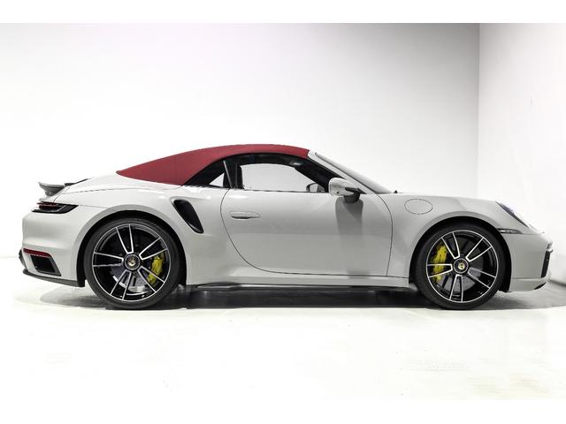 911 911ターボS カブリオレ スポーツエグゾーストシステム LEDマトリックスヘッドライトブラック ヒーター付きGTスポーツステアリングホイール レーンチェンジアシスト ポルシェロゴブラックペイント仕上げ ストレージパッケージ(12枚目)