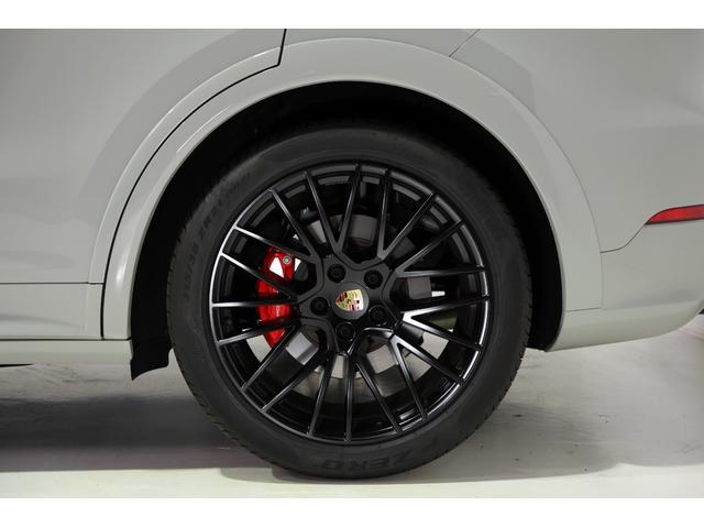 カイエンクーペ カイエンＧＴＳ　クーペ　ＢＯＳＥサラウンドサウンドシステム　ソフトクローズドア　ヘッドアップディスプレイ　ルーフスポイラーハイグロスブラック　シートヒーター　レーンキープアシスト　プライバシーガラス（8枚目）