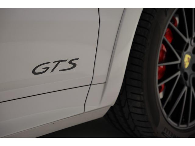 カイエンクーペ カイエンＧＴＳ　クーペ　ＢＯＳＥサラウンドサウンドシステム　ソフトクローズドア　ヘッドアップディスプレイ　ルーフスポイラーハイグロスブラック　シートヒーター　レーンキープアシスト　プライバシーガラス（10枚目）