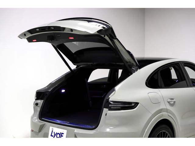 カイエンクーペ カイエンＧＴＳ　クーペ　ＢＯＳＥサラウンドサウンドシステム　ソフトクローズドア　ヘッドアップディスプレイ　ルーフスポイラーハイグロスブラック　シートヒーター　レーンキープアシスト　プライバシーガラス（35枚目）