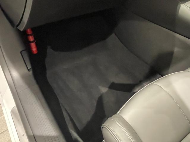 ＤＳ４ リヴォリ　Ｅ－テンス　新車保証継承／パッケージオプション／ワンオーナー／バサルトブラックレザーシート／ＦＯＣＡＬスピーカー／ＨＵＤ／純正ナビ／フロント電動シート／シートヒーター、クーラー／カープレイ／アンドロイドオート（16枚目）