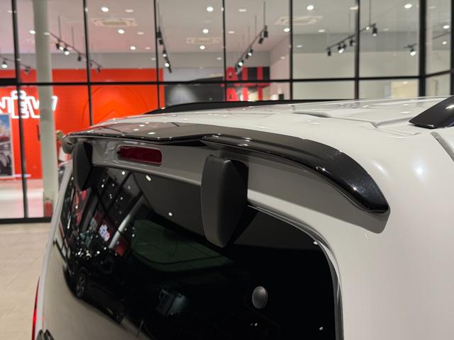 ベルランゴ マックス ブルーHDi XTR ローンチエディション 新車保証継承/LEDヘッドライト/ハンドルヒーター/AAC/アップルカープレイ・アンドロイドオート/アダプティブクルーズコントロール/オートマチックハイビーム/前後クリアランスソナ-/ガラスルーフ(16枚目)