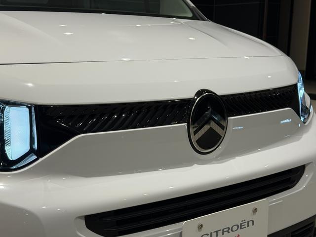 ベルランゴ マックス ブルーHDi XTR ローンチエディション 新車保証継承/LEDヘッドライト/ハンドルヒーター/AAC/アップルカープレイ・アンドロイドオート/アダプティブクルーズコントロール/オートマチックハイビーム/前後クリアランスソナ-/ガラスルーフ(23枚目)