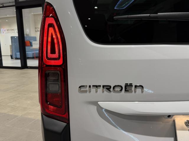 ベルランゴ マックス ブルーHDi XTR ローンチエディション 新車保証継承/LEDヘッドライト/ハンドルヒーター/AAC/アップルカープレイ・アンドロイドオート/アダプティブクルーズコントロール/オートマチックハイビーム/前後クリアランスソナ-/ガラスルーフ(28枚目)