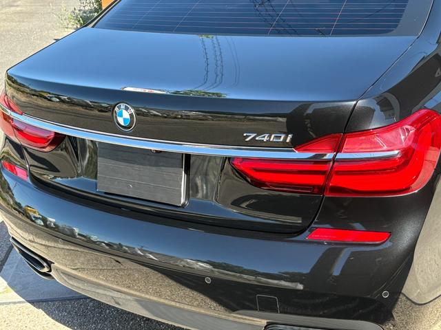 ７シリーズ ７４０ｉ　Ｍスポーツ　車検令和９年７月迄　コニャック革シート　マッサージ　シートヒーター　シートクーラー　サンルーフ　３６０度カメラ　電動トランク　フルセグＴＶ（走行中視聴可能）　ハーマンカードンスピーカー　緊急ブレーキ（12枚目）