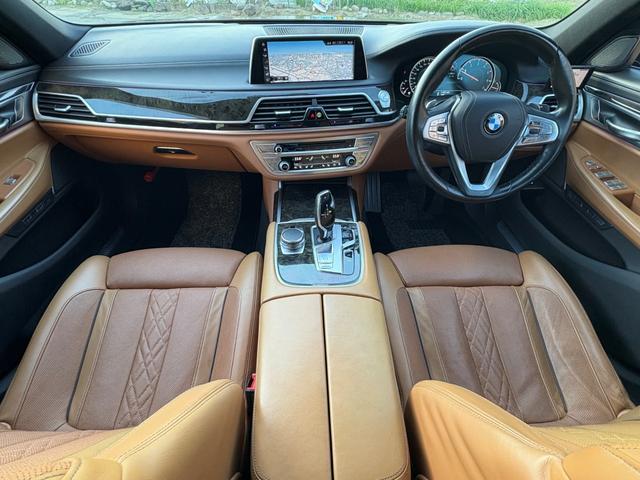 ７シリーズ ７４０ｉ　Ｍスポーツ　車検令和９年７月迄　コニャック革シート　マッサージ　シートヒーター　シートクーラー　サンルーフ　３６０度カメラ　電動トランク　フルセグＴＶ（走行中視聴可能）　ハーマンカードンスピーカー　緊急ブレーキ（39枚目）