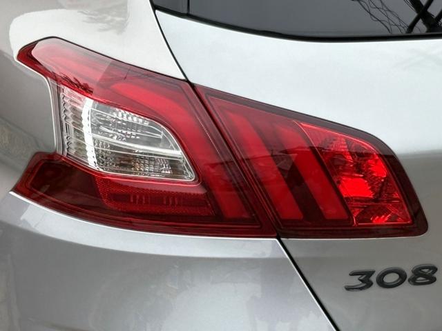 ３０８ シエロ　走行２．９万ｋｍ　毎年ディーラー整備　ワンオーナー　パノラミックガラスルーフ　ハーフレザーシート　マッサージ　ＬＥＤヘッドライト　バックカメラ　Ｂｌｕｅｔｏｏｔｈ接続　ＤＥＮＯＮスピーカー　ＥＴＣ（16枚目）