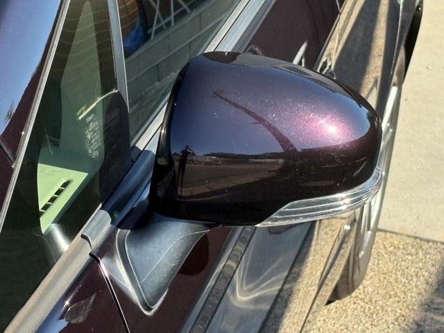 プリウス Ｓツーリングセレクション　後期モデル　車検令和９年７月迄　禁煙車　ナビ　フルセグＴＶ（走行中視聴可）　Ｂｌｕｅｔｏｏｔｈ接続　ＤＶＤ再生　ＵＳＢ　バックカメラ　ＬＥＤヘッドライト　フォグライト　スマートキー　プッシュスタート（9枚目）
