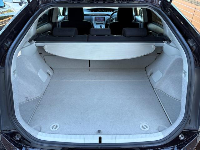 プリウス Ｓツーリングセレクション　後期モデル　車検令和９年７月迄　禁煙車　ナビ　フルセグＴＶ（走行中視聴可）　Ｂｌｕｅｔｏｏｔｈ接続　ＤＶＤ再生　ＵＳＢ　バックカメラ　ＬＥＤヘッドライト　フォグライト　スマートキー　プッシュスタート（54枚目）