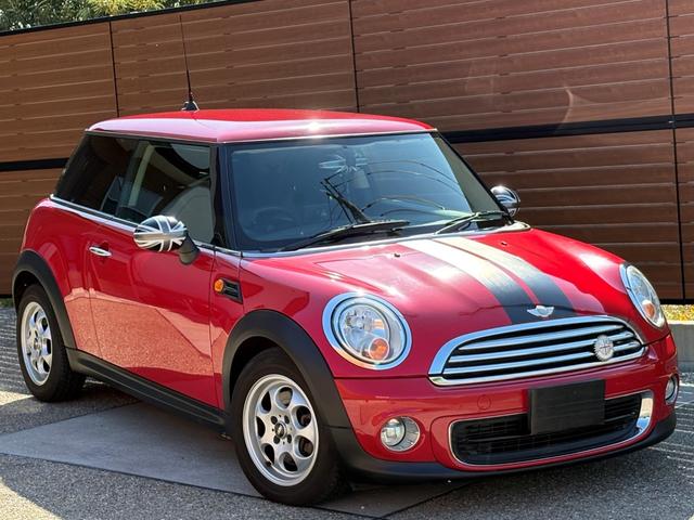 MINI ワン 後期型 車検2年付き 禁煙車 ポータブルナビ 地デジTV(走行中視聴可) CD プライバシーガラス 電動格納ドアミラー ETC フォグライト キーレス スペアキー プッシュスタート 純正アルミホイール(3枚目)