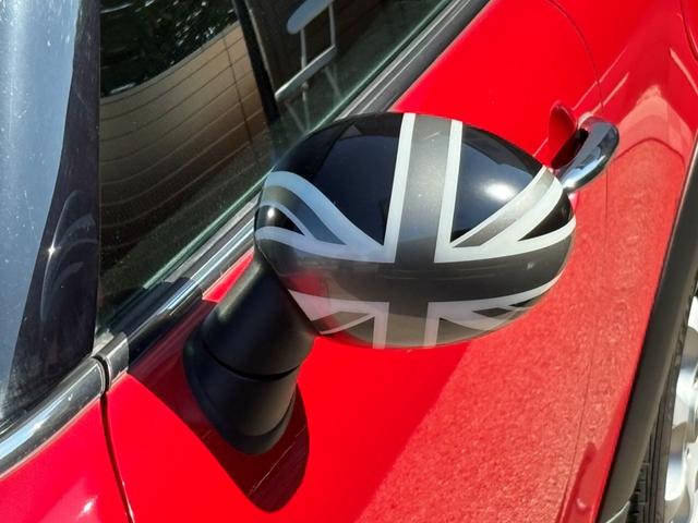 MINI ワン 後期型 車検2年付き 禁煙車 ポータブルナビ 地デジTV(走行中視聴可) CD プライバシーガラス 電動格納ドアミラー ETC フォグライト キーレス スペアキー プッシュスタート 純正アルミホイール(9枚目)