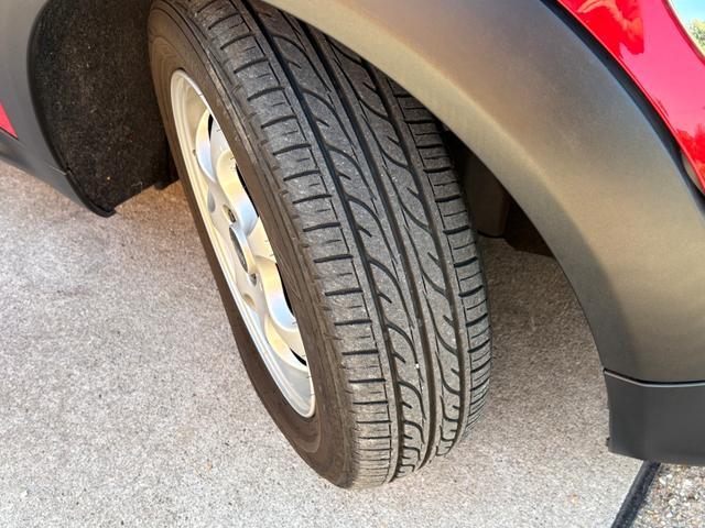 MINI ワン 後期型 車検2年付き 禁煙車 ポータブルナビ 地デジTV(走行中視聴可) CD プライバシーガラス 電動格納ドアミラー ETC フォグライト キーレス スペアキー プッシュスタート 純正アルミホイール(24枚目)