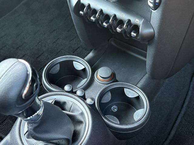 MINI ワン 後期型 車検2年付き 禁煙車 ポータブルナビ 地デジTV(走行中視聴可) CD プライバシーガラス 電動格納ドアミラー ETC フォグライト キーレス スペアキー プッシュスタート 純正アルミホイール(43枚目)