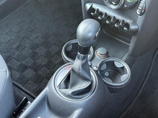 MINI ワン 後期型 車検2年付き 禁煙車 ポータブルナビ 地デジTV(走行中視聴可) CD プライバシーガラス 電動格納ドアミラー ETC フォグライト キーレス スペアキー プッシュスタート 純正アルミホイール(44枚目)