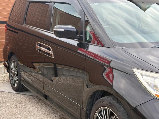 エリシオンプレステージ S HDDナビスペシャルパッケージ 車検2027年3月29日迄 両側電動スライドドア 黒革シート 電動シート シートヒーター バックカメラ 社外18インチアルミホイール HIDヘッドライト フォグライト DVD再生 ETC スペアキー(6枚目)