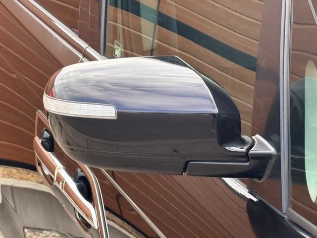 エリシオンプレステージ S HDDナビスペシャルパッケージ 車検2027年3月29日迄 両側電動スライドドア 黒革シート 電動シート シートヒーター バックカメラ 社外18インチアルミホイール HIDヘッドライト フォグライト DVD再生 ETC スペアキー(7枚目)