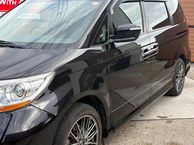 エリシオンプレステージ S HDDナビスペシャルパッケージ 車検2027年3月29日迄 両側電動スライドドア 黒革シート 電動シート シートヒーター バックカメラ 社外18インチアルミホイール HIDヘッドライト フォグライト DVD再生 ETC スペアキー(8枚目)