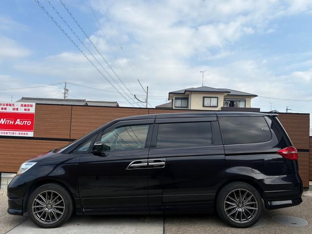 エリシオンプレステージ S HDDナビスペシャルパッケージ 車検2027年3月29日迄 両側電動スライドドア 黒革シート 電動シート シートヒーター バックカメラ 社外18インチアルミホイール HIDヘッドライト フォグライト DVD再生 ETC スペアキー(13枚目)