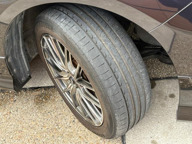 エリシオンプレステージ S HDDナビスペシャルパッケージ 車検2027年3月29日迄 両側電動スライドドア 黒革シート 電動シート シートヒーター バックカメラ 社外18インチアルミホイール HIDヘッドライト フォグライト DVD再生 ETC スペアキー(25枚目)