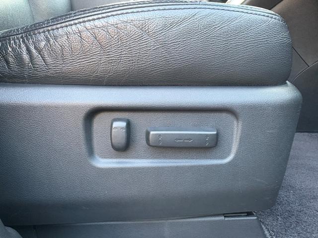 エリシオンプレステージ S HDDナビスペシャルパッケージ 車検2027年3月29日迄 両側電動スライドドア 黒革シート 電動シート シートヒーター バックカメラ 社外18インチアルミホイール HIDヘッドライト フォグライト DVD再生 ETC スペアキー(52枚目)