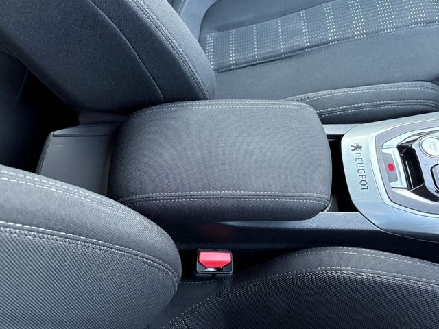 ３０８ アリュール　ブルーＨＤｉ　車検２０２７年９月２８日迄　ディーゼルターボ　ナビ　Ｂｌｕｅｔｏｏｔｈ接続　ＵＳＢ　バックカメラ　前後障害物センサー　ＬＥＤヘッドライト　パドルシフト　クルーズコントロール　スマートキー　ＥＴＣ（44枚目）