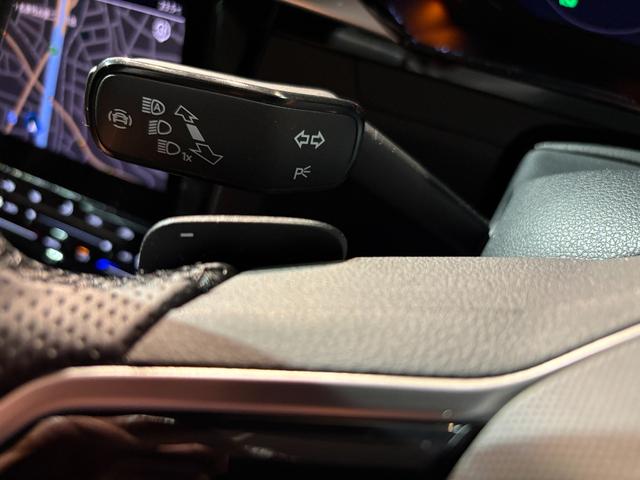 アルテオン ＴＳＩ　４モーション　Ｒラインアドバンス　ラグジュアリーＰＫＧ　パノラマスライディングルーフ　ナパレザーシート　ＨａｒｍａｎＫａｒｄｏｎ　オールインセーフティ　ＡＣＣ　ＤＣＣ　Ｆ／Ｒシートヒーター　禁煙車　純正ナビ　３６０度カメラ　ＨＵＤ（14枚目）