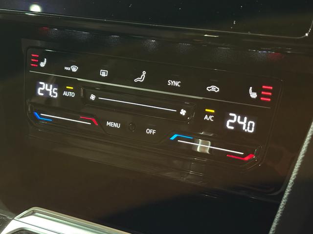 アルテオン ＴＳＩ　４モーション　Ｒラインアドバンス　ラグジュアリーＰＫＧ　パノラマスライディングルーフ　ナパレザーシート　ＨａｒｍａｎＫａｒｄｏｎ　オールインセーフティ　ＡＣＣ　ＤＣＣ　Ｆ／Ｒシートヒーター　禁煙車　純正ナビ　３６０度カメラ　ＨＵＤ（23枚目）