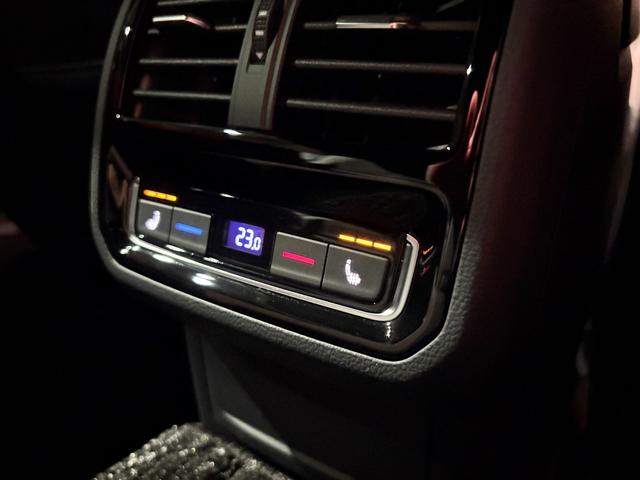 アルテオン ＴＳＩ　４モーション　Ｒラインアドバンス　ラグジュアリーＰＫＧ　パノラマスライディングルーフ　ナパレザーシート　ＨａｒｍａｎＫａｒｄｏｎ　オールインセーフティ　ＡＣＣ　ＤＣＣ　Ｆ／Ｒシートヒーター　禁煙車　純正ナビ　３６０度カメラ　ＨＵＤ（39枚目）