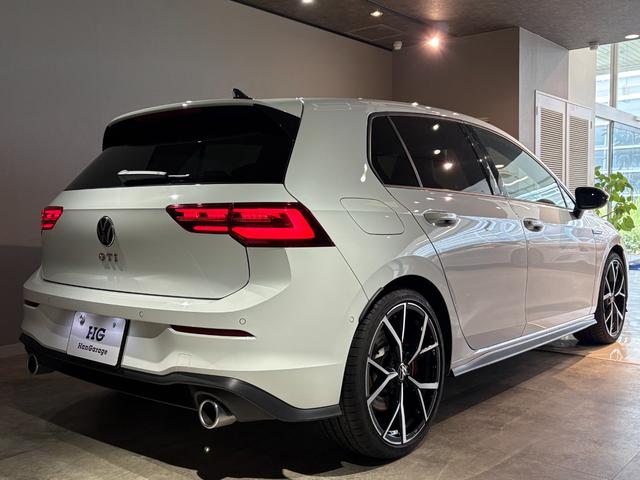 ゴルフGTI ベースグレード DCC・テクノロジーPKG DiscoverProナビTV 禁煙車 アダプティブシャシーコントロール 19AW IQ.LIGHT(LEDマトリクスヘッドライト)バックカメラ 前後ドラレコ HUD(3枚目)