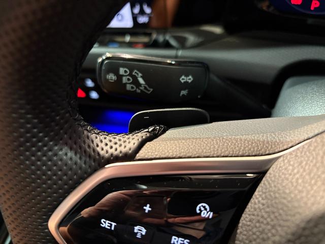 ゴルフGTI ベースグレード DCC・テクノロジーPKG DiscoverProナビTV 禁煙車 アダプティブシャシーコントロール 19AW IQ.LIGHT(LEDマトリクスヘッドライト)バックカメラ 前後ドラレコ HUD(14枚目)