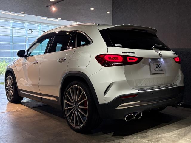 GLAクラス GLA45 S 4マチック+ AMGパフォーマンス・アドバンスドPKG パノラマスライディングルーフ AMG21インチAW 1オーナー 禁煙 HUD 本革AMGパフォーマンスシート シートベンチレーター フットトランクオープナー(5枚目)