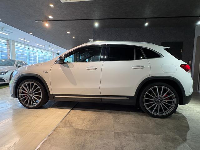 GLAクラス GLA45 S 4マチック+ AMGパフォーマンス・アドバンスドPKG パノラマスライディングルーフ AMG21インチAW 1オーナー 禁煙 HUD 本革AMGパフォーマンスシート シートベンチレーター フットトランクオープナー(6枚目)