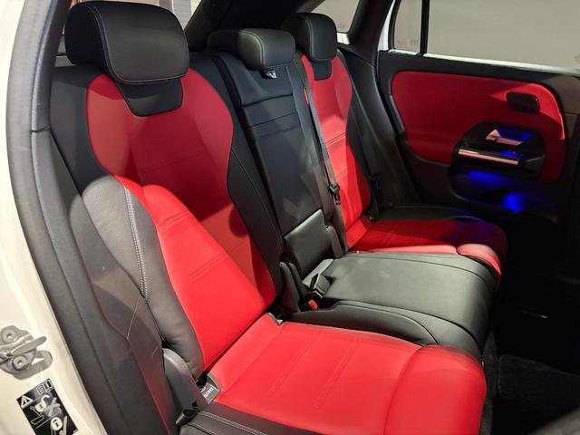 GLAクラス GLA45 S 4マチック+ AMGパフォーマンス・アドバンスドPKG パノラマスライディングルーフ AMG21インチAW 1オーナー 禁煙 HUD 本革AMGパフォーマンスシート シートベンチレーター フットトランクオープナー(45枚目)