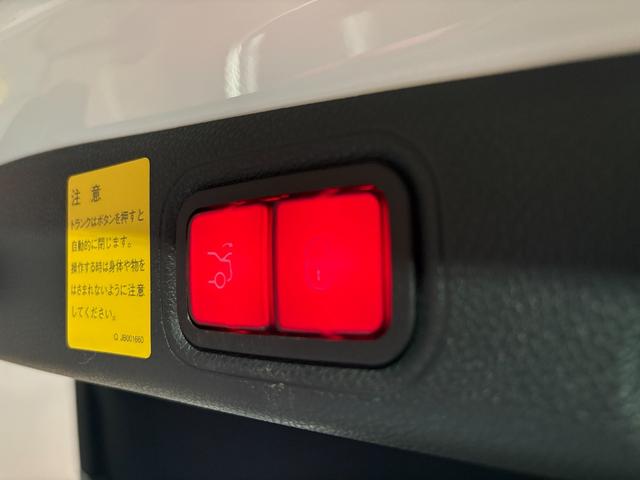 Eクラス E250 アバンギャルド スポーツ レザーPKG 本革シート Brumester 前後席シートヒーター エアバランスPKG 前後ドラレコ 木目調パネル レーダーセーフティPKG フットトランクオープナー ナビTV 360度カメラ 禁煙車(50枚目)