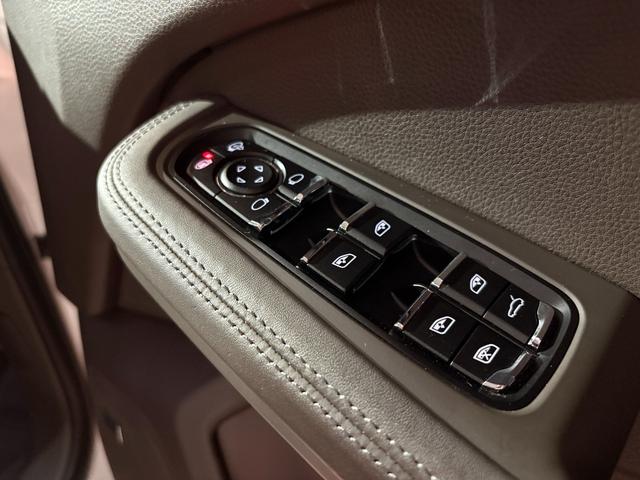 マカン マカン　スポーツクロノ・レザーインテリアＰＫＧ　ＰＡＳＭ　スポーツデザインドアミラー・サイドスカート　ペイントリアセンターエプロン　ＢＯＳＥ　エントリー＆ドライブ　シートヒーター　１９ＡＷ　パワステ＋　禁煙車（34枚目）