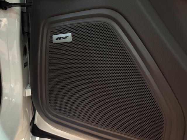 マカン マカン　スポーツクロノ・レザーインテリアＰＫＧ　ＰＡＳＭ　スポーツデザインドアミラー・サイドスカート　ペイントリアセンターエプロン　ＢＯＳＥ　エントリー＆ドライブ　シートヒーター　１９ＡＷ　パワステ＋　禁煙車（36枚目）