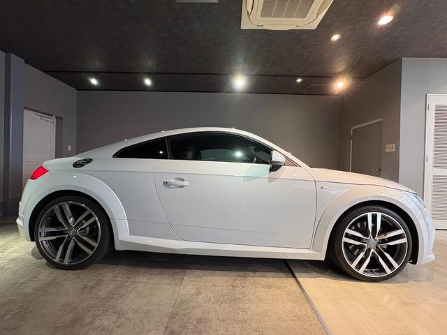 ＴＴクーペ ２．０ＴＦＳＩ　クワトロ　Ｓラインパッケージ　ＯＰ１９インチＡＷ　ドラレコ　ナビＴＶ　バックカメラ　バーチャルコックピット　ＬＥＤヘッドライト　　ＬＥＤリヤダイナミックターンインジケーター　ドライブセレクト　アドバンスドキー　ＡＰＳ　禁煙車（4枚目）