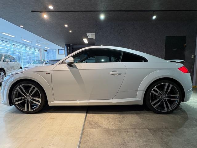 ＴＴクーペ ２．０ＴＦＳＩ　クワトロ　Ｓラインパッケージ　ＯＰ１９インチＡＷ　ドラレコ　ナビＴＶ　バックカメラ　バーチャルコックピット　ＬＥＤヘッドライト　　ＬＥＤリヤダイナミックターンインジケーター　ドライブセレクト　アドバンスドキー　ＡＰＳ　禁煙車（11枚目）