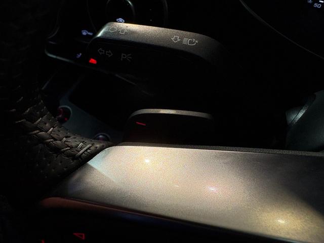 ＴＴクーペ ２．０ＴＦＳＩ　クワトロ　Ｓラインパッケージ　ＯＰ１９インチＡＷ　ドラレコ　ナビＴＶ　バックカメラ　バーチャルコックピット　ＬＥＤヘッドライト　　ＬＥＤリヤダイナミックターンインジケーター　ドライブセレクト　アドバンスドキー　ＡＰＳ　禁煙車（20枚目）