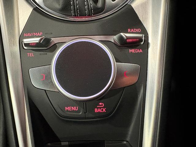 ＴＴクーペ ２．０ＴＦＳＩ　クワトロ　Ｓラインパッケージ　ＯＰ１９インチＡＷ　ドラレコ　ナビＴＶ　バックカメラ　バーチャルコックピット　ＬＥＤヘッドライト　　ＬＥＤリヤダイナミックターンインジケーター　ドライブセレクト　アドバンスドキー　ＡＰＳ　禁煙車（36枚目）