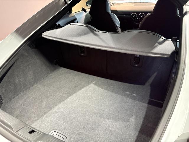 ＴＴクーペ ２．０ＴＦＳＩ　クワトロ　Ｓラインパッケージ　ＯＰ１９インチＡＷ　ドラレコ　ナビＴＶ　バックカメラ　バーチャルコックピット　ＬＥＤヘッドライト　　ＬＥＤリヤダイナミックターンインジケーター　ドライブセレクト　アドバンスドキー　ＡＰＳ　禁煙車（47枚目）