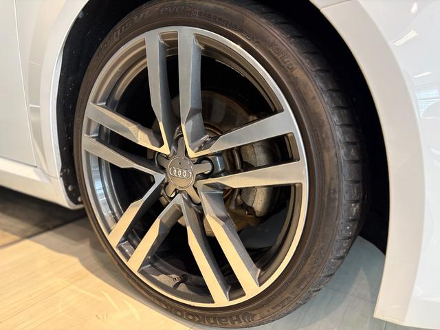 ＴＴクーペ ２．０ＴＦＳＩ　クワトロ　Ｓラインパッケージ　ＯＰ１９インチＡＷ　ドラレコ　ナビＴＶ　バックカメラ　バーチャルコックピット　ＬＥＤヘッドライト　　ＬＥＤリヤダイナミックターンインジケーター　ドライブセレクト　アドバンスドキー　ＡＰＳ　禁煙車（50枚目）